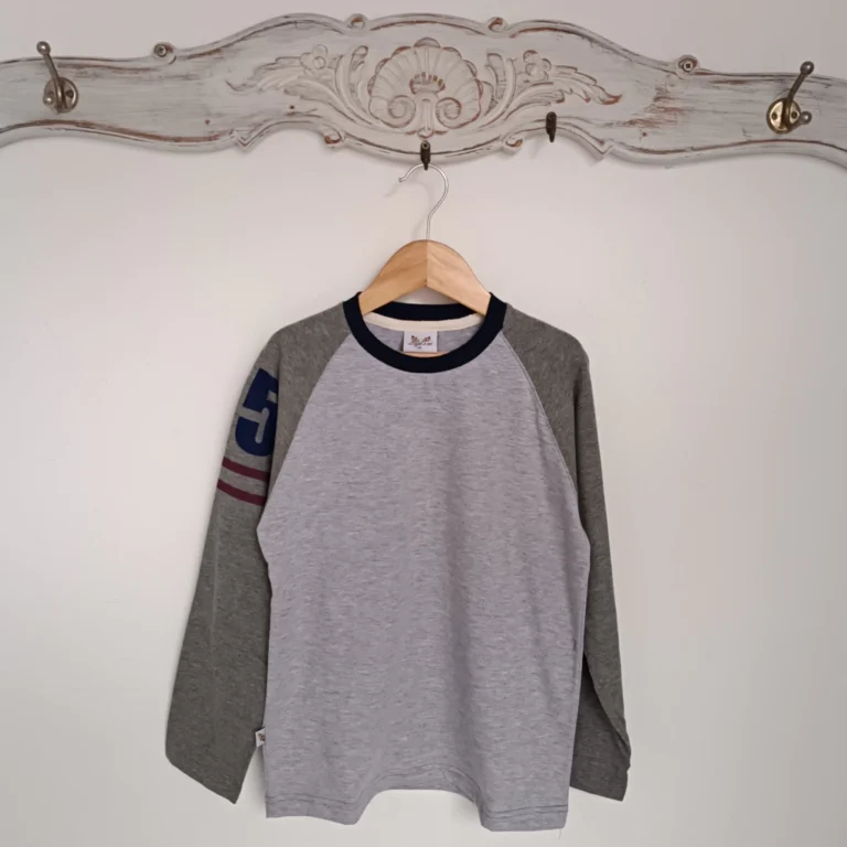 REMERA NIÑO 95 GRIS