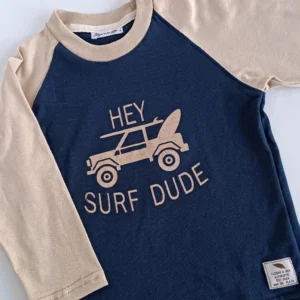 REMERA BEBE HEY SURF AZUL MARINO Y ARENA - Image 4